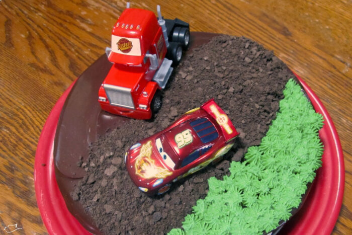 Make an easy Cars themed birthday cake.