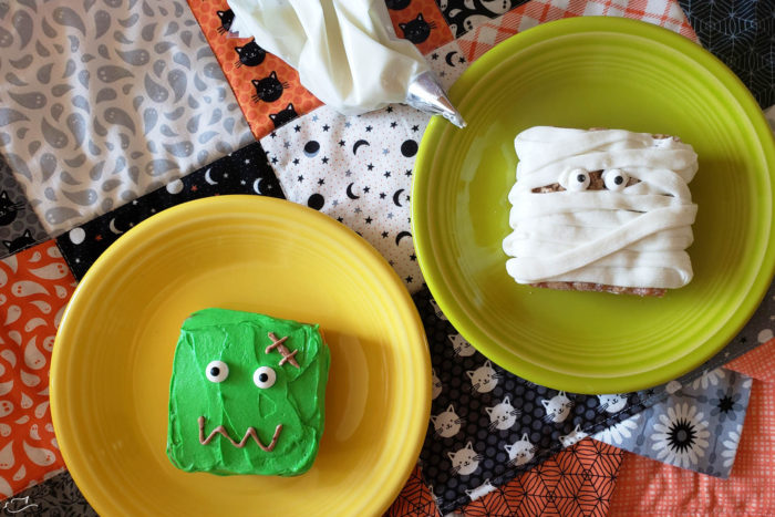 Mini monster cakes that you can make in 1 minute.
